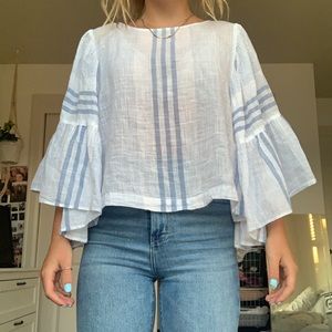 Linen flows top